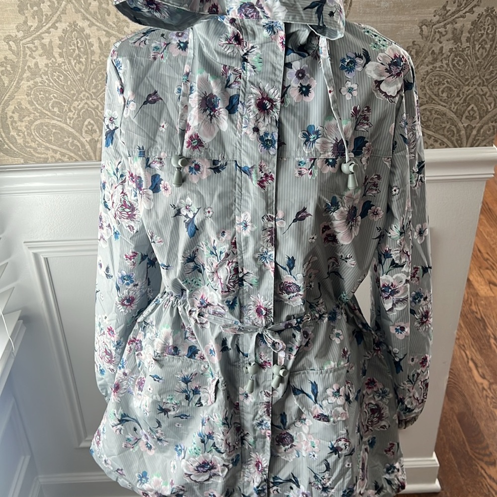 Vera Bradley | floral Packable Raincoat size Small